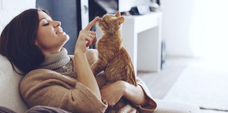 woman with her cat